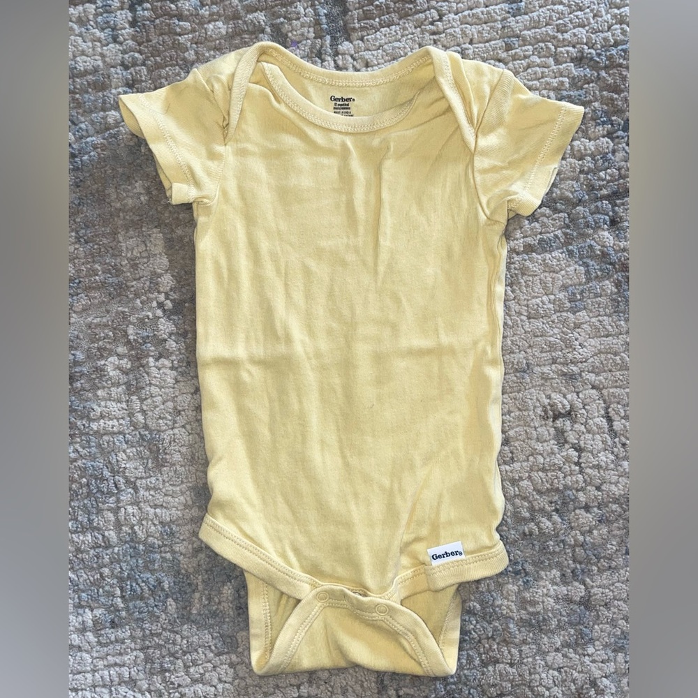 Gerber yellow one piece bodysuit size 12 months